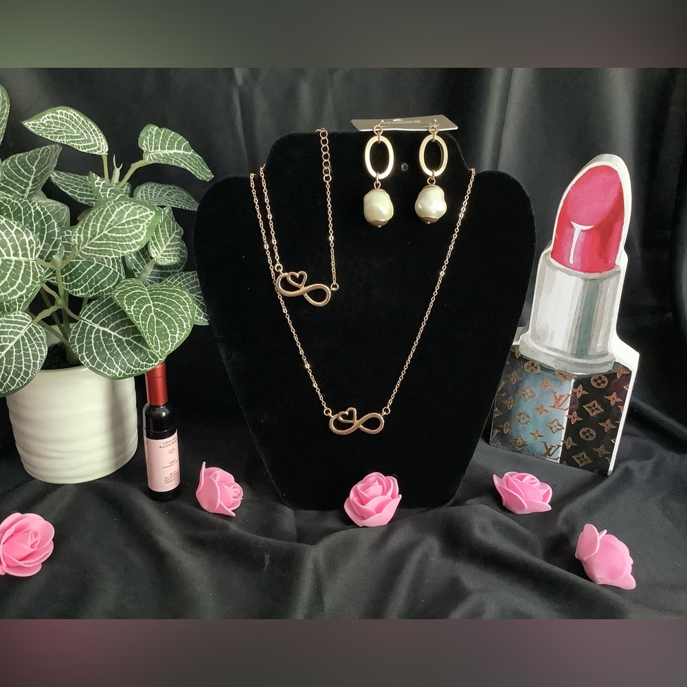 Pretty infinity heart jewelry set and a pair of Chico earrings